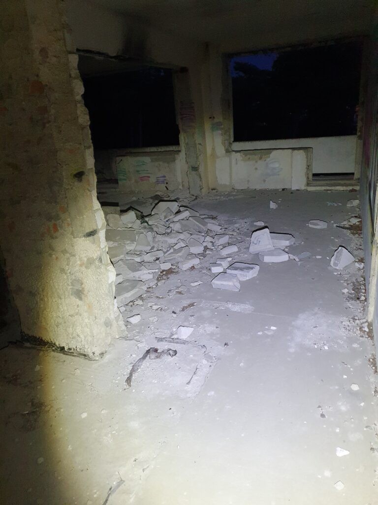 Opuszczony hotel, Przewłoka, Przewłoka - relacja z 07.2020, zdjęcie 3