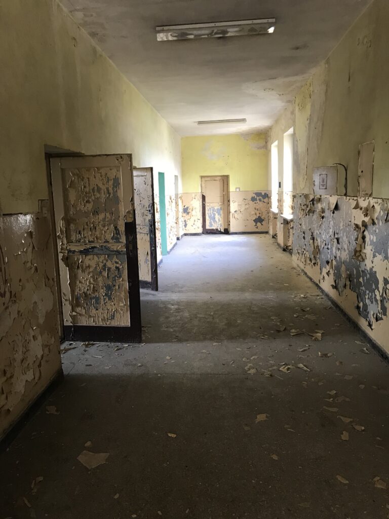 Opuszczona jednostka wojskowa (Pułk Lotniczy), Babimost, województwo lubuskie - relacja z 07.2020, zdjęcie 26