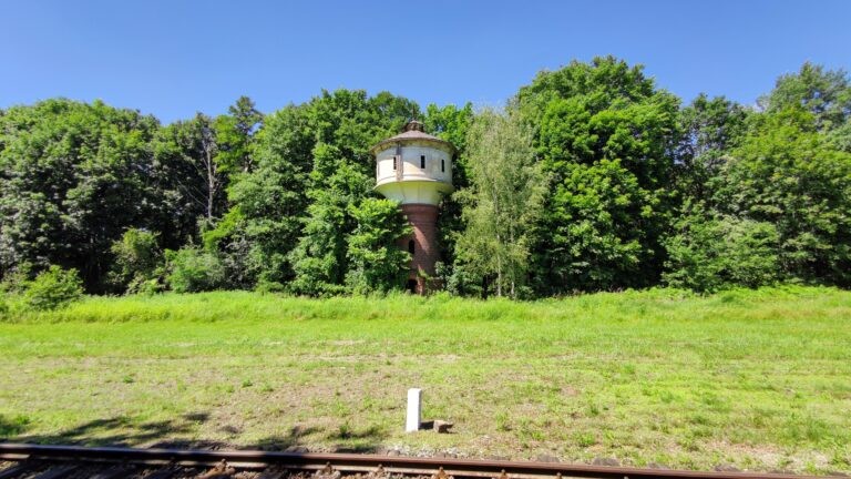 wieża ciśnień pkp, Dąbrówka Łubniańska, województwo opolskie - relacja z 07.2020, zdjęcie 3