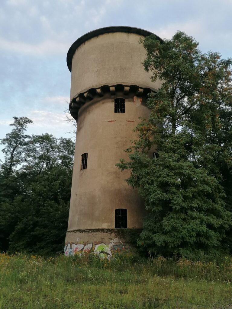 Kolejowa wieża ciśnień, Tarnów, województwo małopolskie - relacja z 08.2020, zdjęcie 2