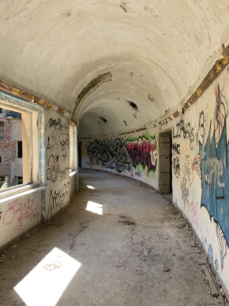 Dom Oficera, Borne Sulinowo, województwo zachodniopomorskie - relacja z 08.2020, zdjęcie 16