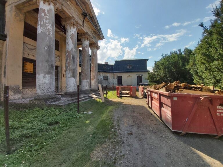 Zespół pałacowy Rzewuskich, Bratoszewice, województwo łódzkie - relacja z 08.2020, zdjęcie 55