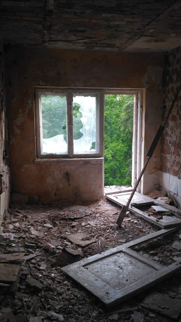 Opuszczony hotel / pensjonat / dom wczasowy, Pilchowice, województwo dolnośląskie - relacja z 07.2020, zdjęcie 6