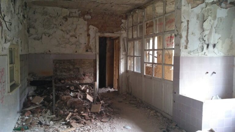 Opuszczony hotel / pensjonat / dom wczasowy, Pilchowice, województwo dolnośląskie - relacja z 07.2020, zdjęcie 5
