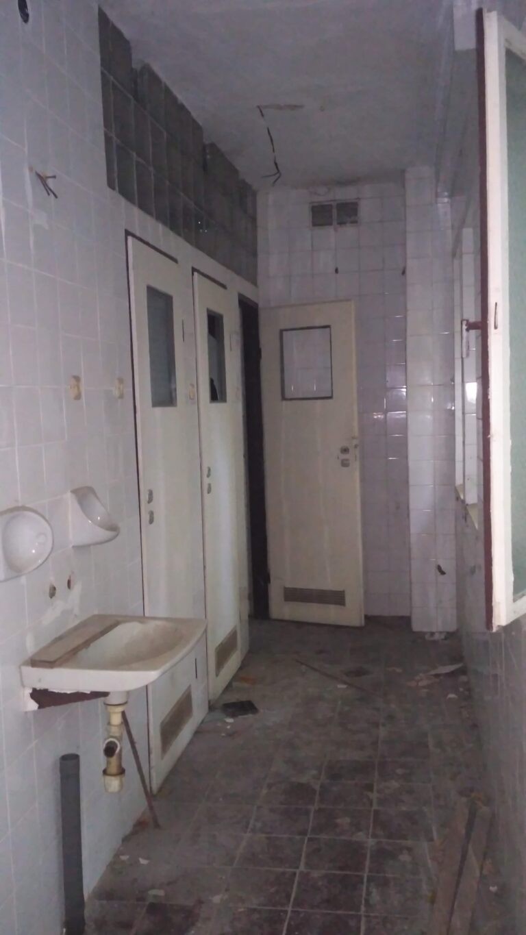 Opuszczony hotel / pensjonat / dom wczasowy, Pilchowice, województwo dolnośląskie - relacja z 07.2020, zdjęcie 4