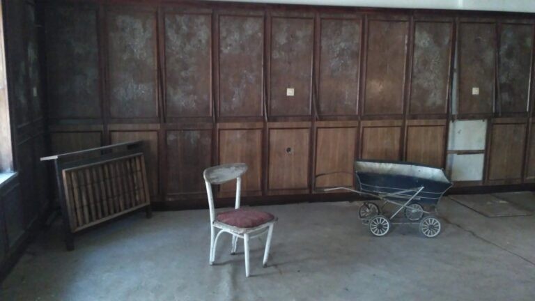 Neogotycki szpital z XIX wieku, Mokrzeszów, województwo dolnośląskie - relacja z 08.2020, zdjęcie 24