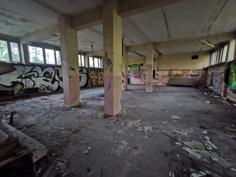 Opuszczone Gliwickie Przedsiębiorstwo Robót Inżynieryjnych, Gliwice, województwo śląskie - relacja z 09.2020, zdjęcie 5