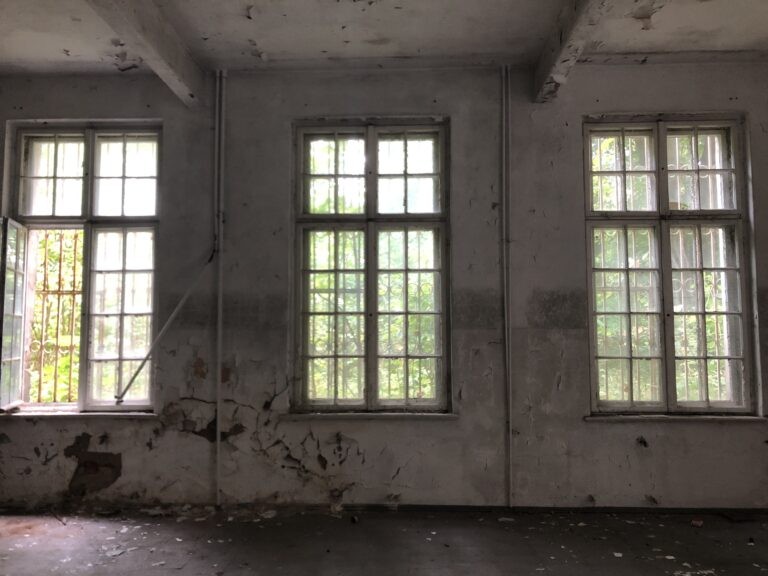 Opuszczone budynki szpitala psychiatrycznego srebrniki, Gdańsk, Gdańsk - relacja z 08.2020, zdjęcie 3
