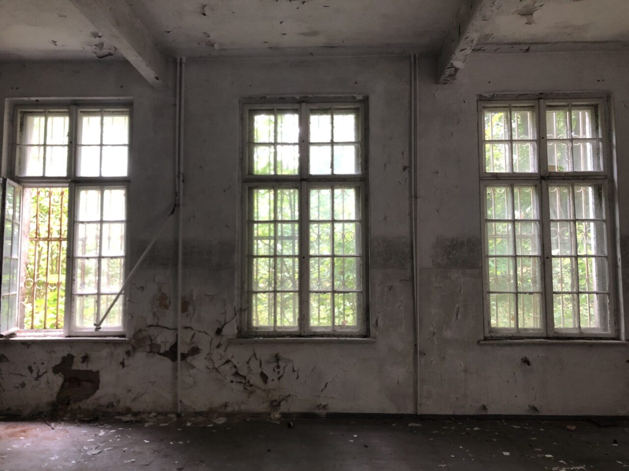 Opuszczone budynki szpitala psychiatrycznego srebrniki, Gdańsk, pomorskie — zdjęcie 3