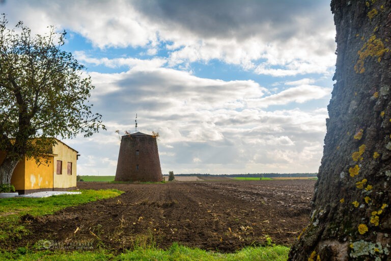 Wiatrak holenderski, Podhulanka, województwo kujawsko-pomorskie - zdjęcie 1