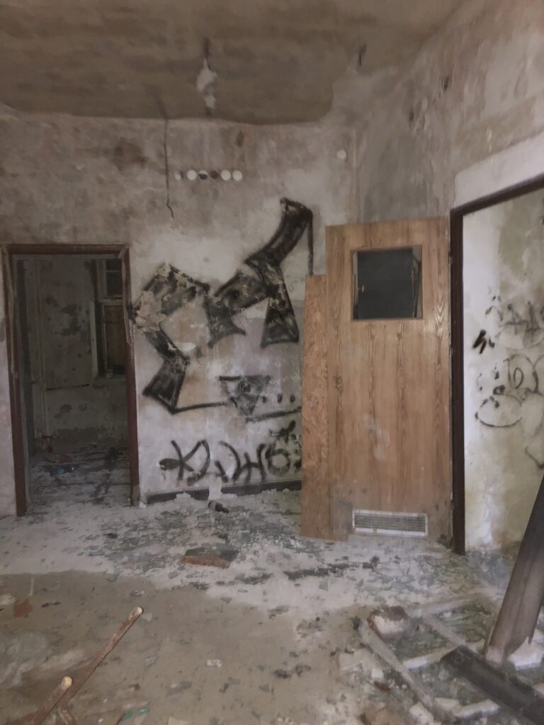 Opuszczone hotele, Warszawa, województwo mazowieckie - relacja z 09.2020, zdjęcie 7
