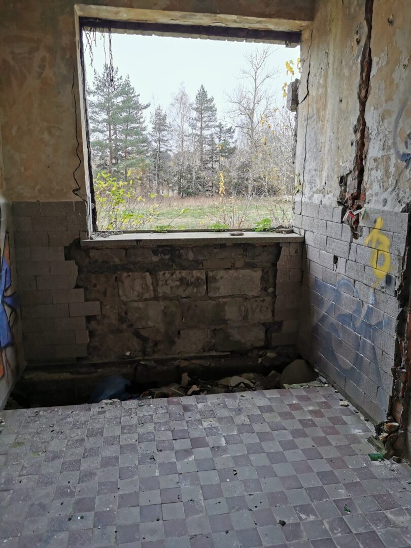 Pozostalosci dawnej jednostki wojskowej, Łazy, Łazy, zachodniopomorskie — zdjęcie 8