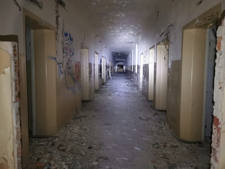 Opuszczony WIELKI SZPITAL rosyjski, Legnica, województwo dolnośląskie - relacja z 09.2020, zdjęcie 29