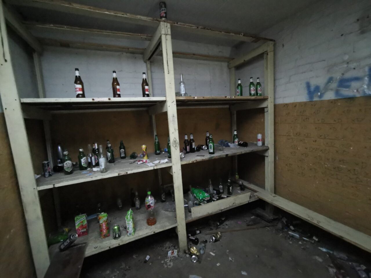 Opuszczony WIELKI SZPITAL rosyjski, Legnica, dolnośląskie — zdjęcie 3
