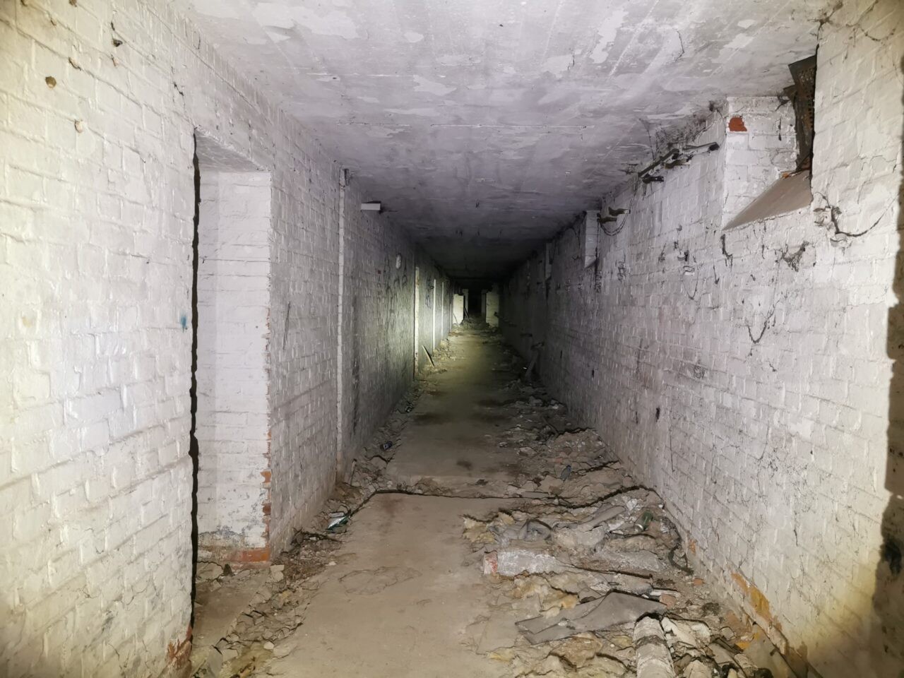Opuszczony WIELKI SZPITAL rosyjski, Legnica, dolnośląskie — zdjęcie 2