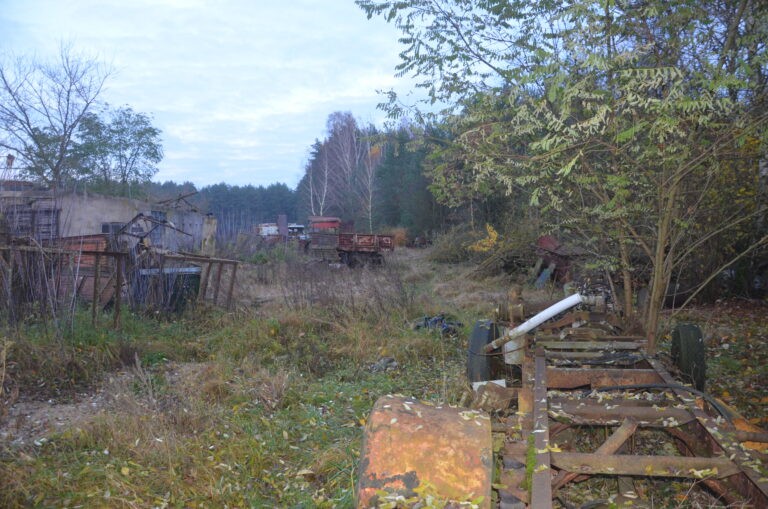 Cmentarzysko pojazdów, Karolew, województwo łódzkie - relacja z 11.2020, zdjęcie 10