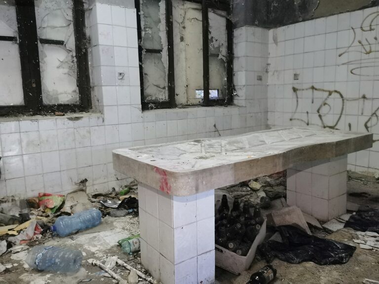Opuszczony szpital w Raciborzu, Racibórz, województwo śląskie - relacja z 09.2020, zdjęcie 20
