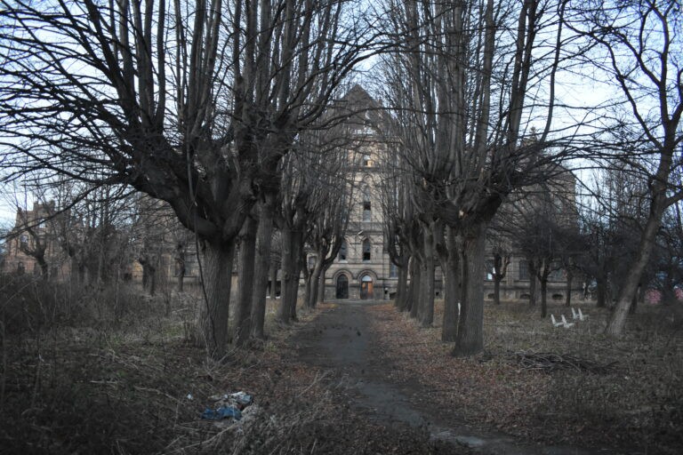 Neogotycki szpital z XIX wieku, Mokrzeszów, województwo dolnośląskie - relacja z 12.2020, zdjęcie 53