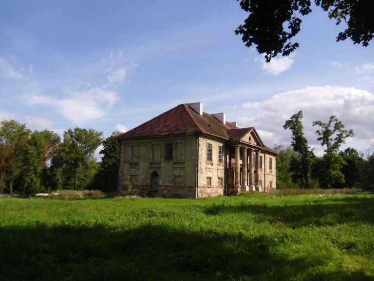 Pałac Morstinów w Pławowicach, Pławowice, województwo małopolskie - zdjęcie 1