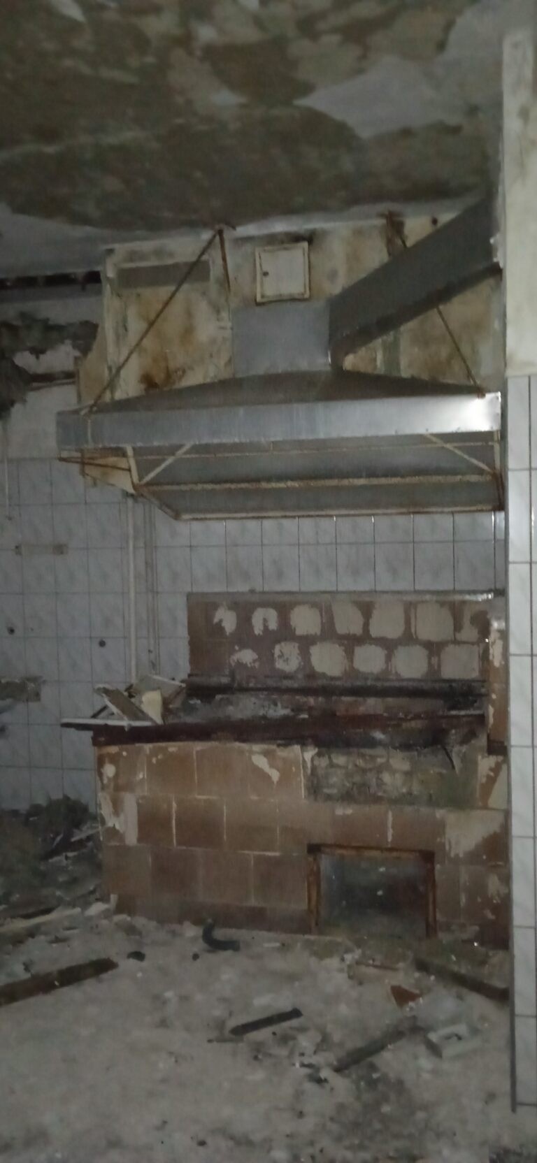 Wymarły dom dziecka w Nowym Targu, Nowy Targ, województwo małopolskie - relacja z 01.2021, zdjęcie 2