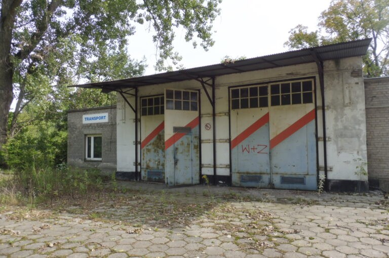 Opuszczona baza paliwowa, Lewiczyn, województwo mazowieckie - zdjęcie 3