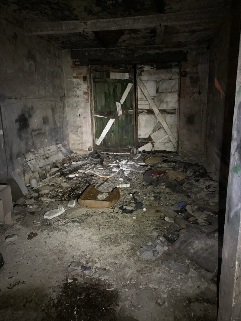 Opuszczony posterunek policji, Kuźnia Nieborowska, województwo śląskie - relacja z 01.2021, zdjęcie 2