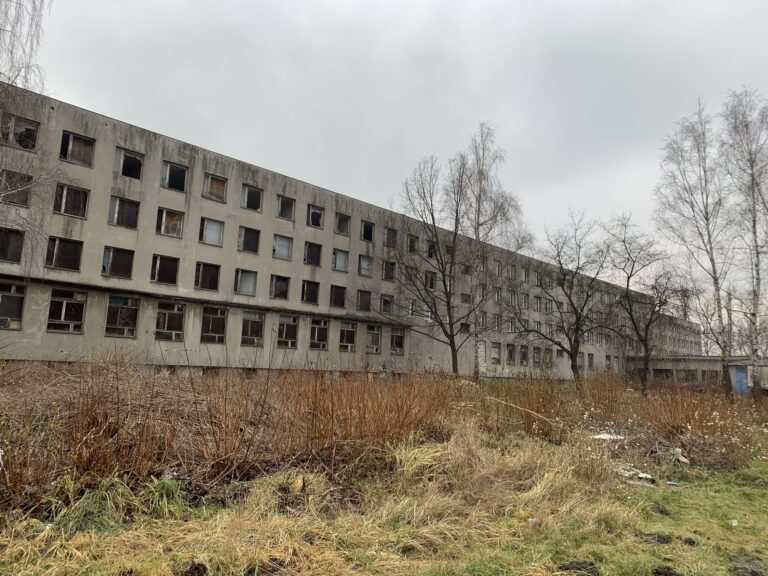 Opuszczony hotel pracowników Fiata, Bieruń, województwo śląskie - relacja z 01.2021, zdjęcie 2