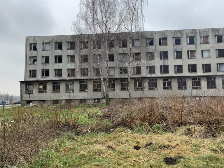 Opuszczony hotel pracowników Fiata, Bieruń, województwo śląskie - relacja z 01.2021, zdjęcie 1