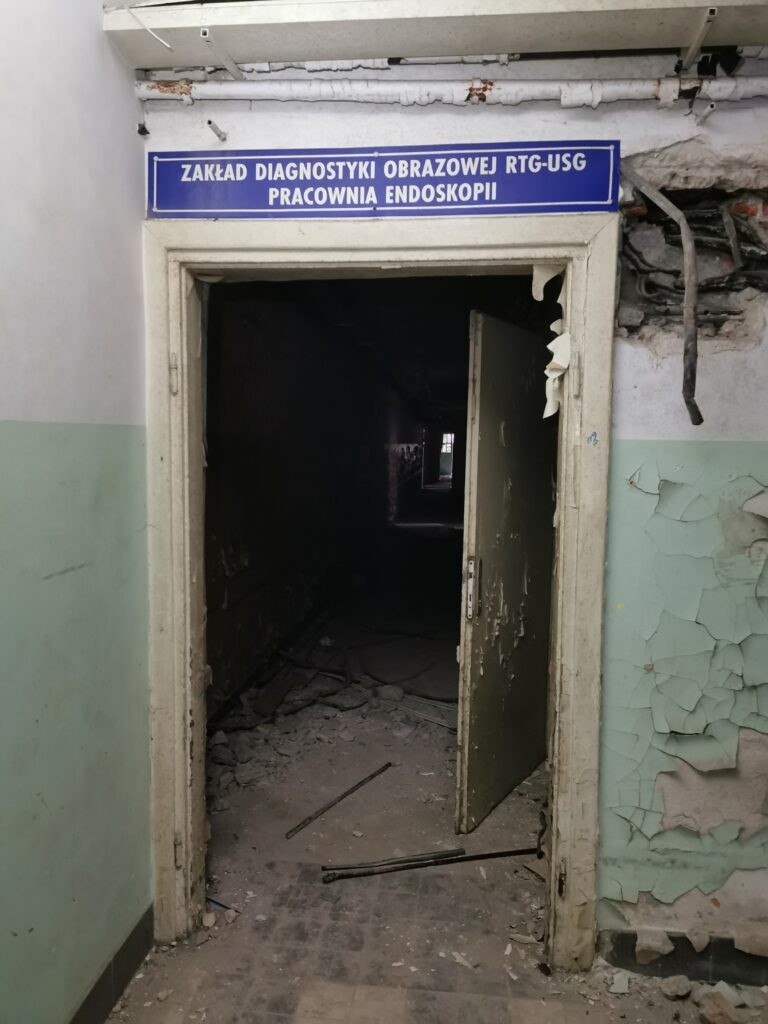 Opuszczony szpital, Starachowice, województwo świętokrzyskie - relacja z 09.2020, zdjęcie 15