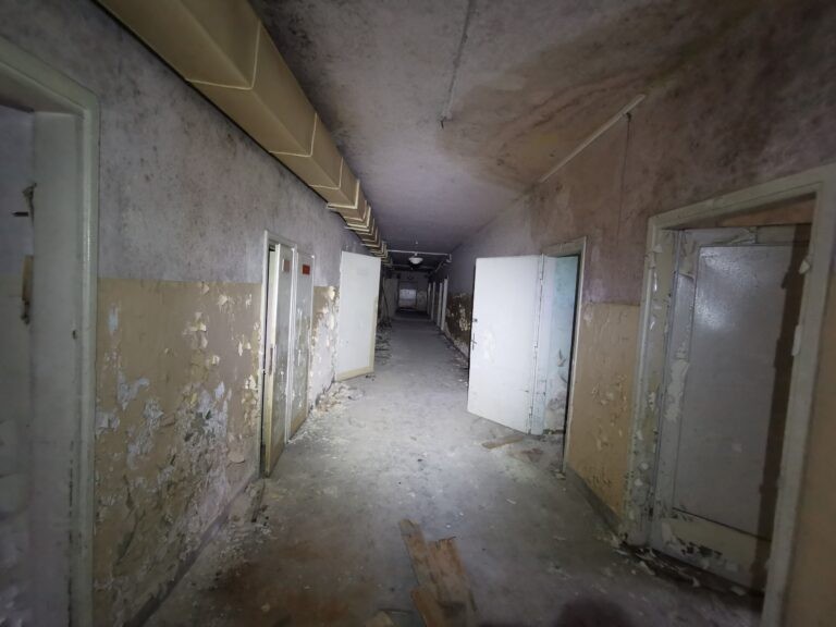 Opuszczony szpital, Starachowice, województwo świętokrzyskie - relacja z 09.2020, zdjęcie 13