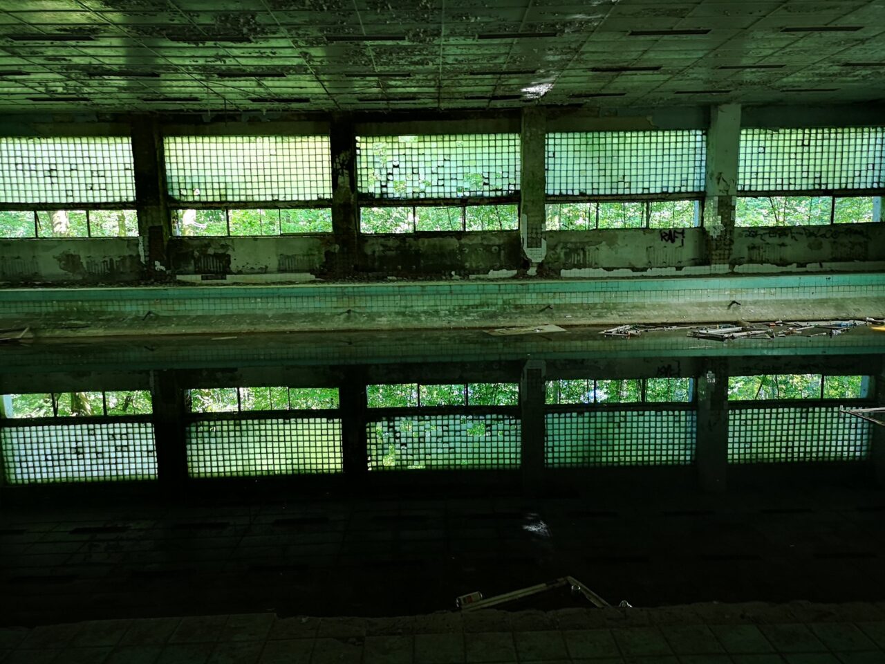 Opuszczony WIELKI SZPITAL rosyjski, Legnica, dolnośląskie — zdjęcie 2