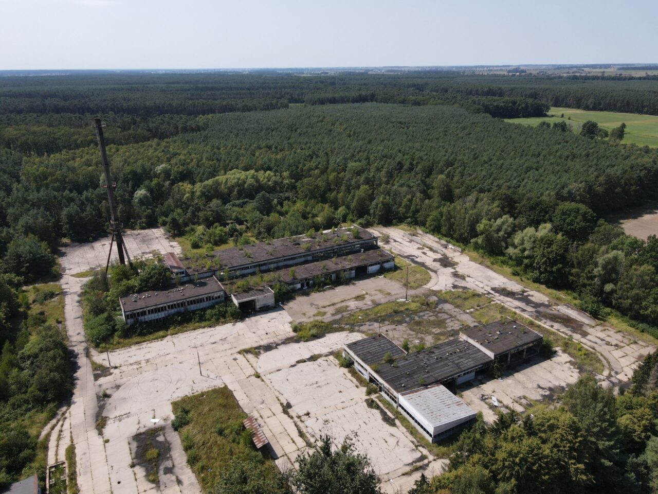 Opuszczony Bacutil, Baszków, województwo wielkopolskie
