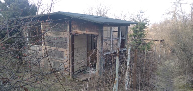 Opuszczone altany we Wzgórzach Krzeszławickich, Kraków, województwo małopolskie - zdjęcie 2