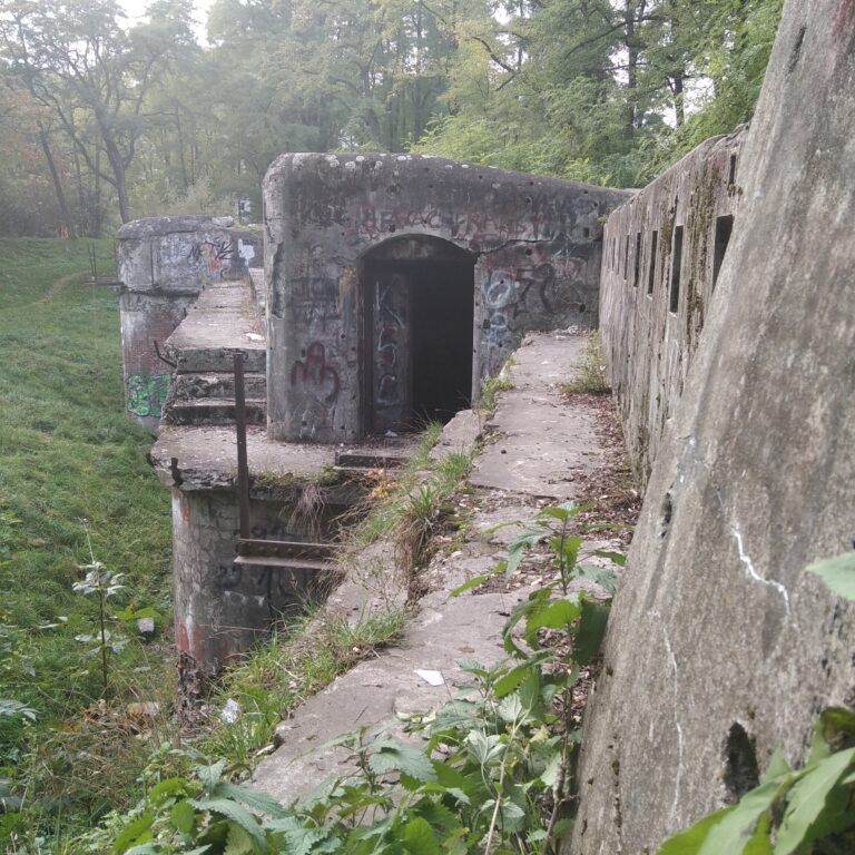 Fort pancerny 48a Mistrzejowice, Kraków, województwo małopolskie - relacja z 10.2020, zdjęcie 3