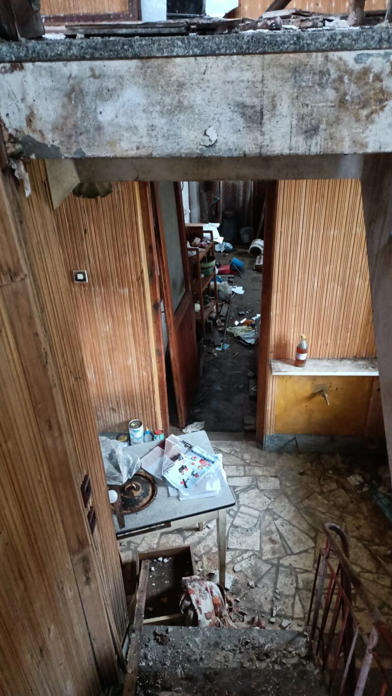 Opuszczony dom Szamana z Wyposażeniem, Święta Katarzyna, województwo świętokrzyskie - relacja z 03.2021, zdjęcie 4