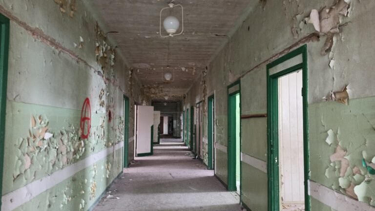 Opuszczony szpital, Starachowice, województwo świętokrzyskie - relacja z 02.2021, zdjęcie 22