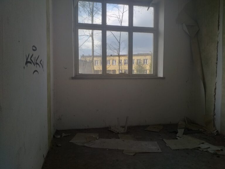 Opuszczone kino/dyskoteka BRONX, Chrzanów, województwo małopolskie - zdjęcie 3