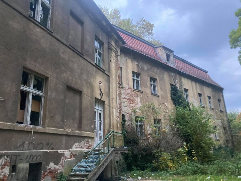 Opuszczony pałac w Sławie, Sława, województwo lubuskie - zdjęcie 3