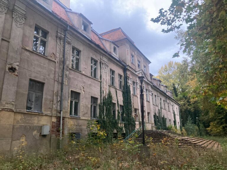 Opuszczony pałac w Sławie, Sława, województwo lubuskie - zdjęcie 2