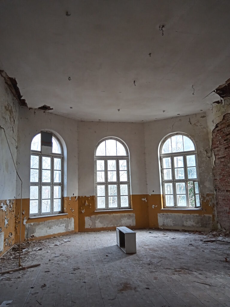 Pałac w Kończewie, Kończewo, województwo pomorskie - relacja z 04.2021, zdjęcie 5