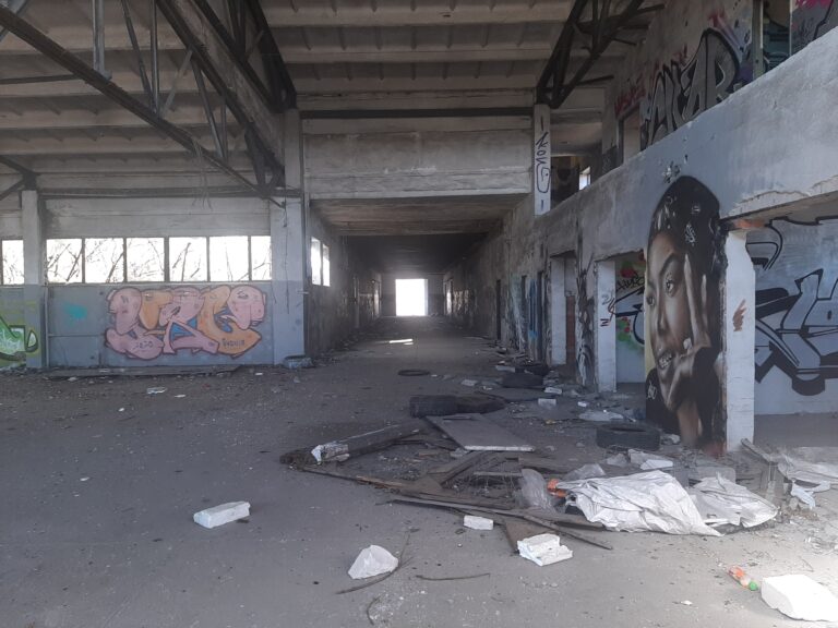 Opuszczone hale, Łysomice, województwo kujawsko-pomorskie - relacja z 04.2021, zdjęcie 5