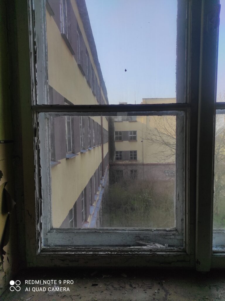 Opuszczona jednostka wojskowa (Pułk Lotniczy), Babimost, województwo lubuskie - relacja z 04.2021, zdjęcie 33