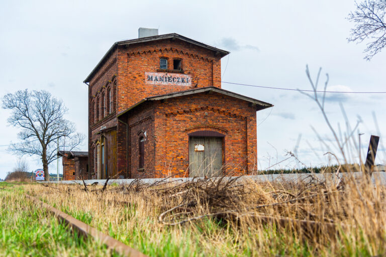 Dworzec kolejowy Manieczki, Manieczki, województwo wielkopolskie - relacja z 03.2021, zdjęcie 3