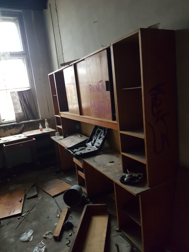 Dawny budynek komitetu PZPR w Bytomiu, Bytom, województwo śląskie - zdjęcie 1