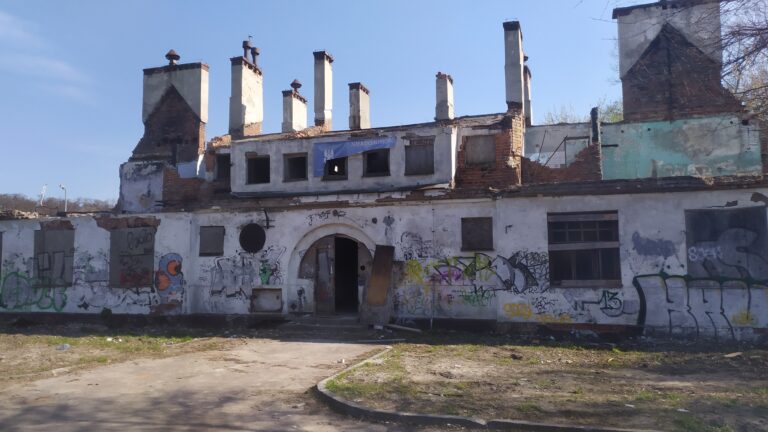 Dwie zrujnowane wille, Warszawa, województwo mazowieckie - zdjęcie 4