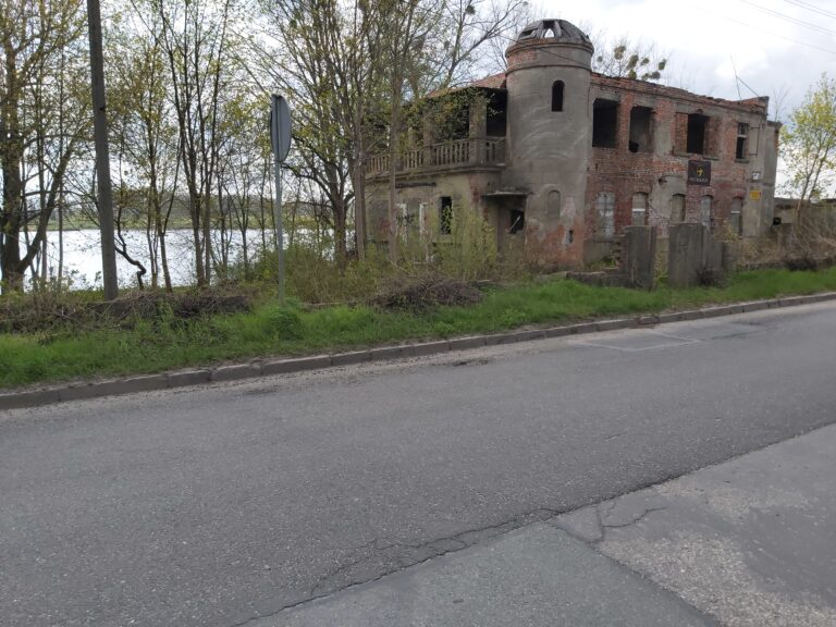 Opuszczony Pałacyk, Bydgoszcz, województwo kujawsko-pomorskie - relacja z 05.2021, zdjęcie 4