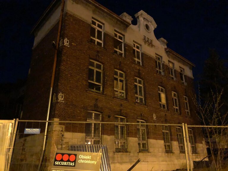 Dawna Szkoła Podstawowa nr 6 na Pechniku, Jaworzno, województwo śląskie - relacja z 05.2021, zdjęcie 9