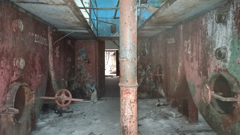 Opuszczona gorzelnia, Wierzchowiny, województwo lubelskie - relacja z 06.2021, zdjęcie 2