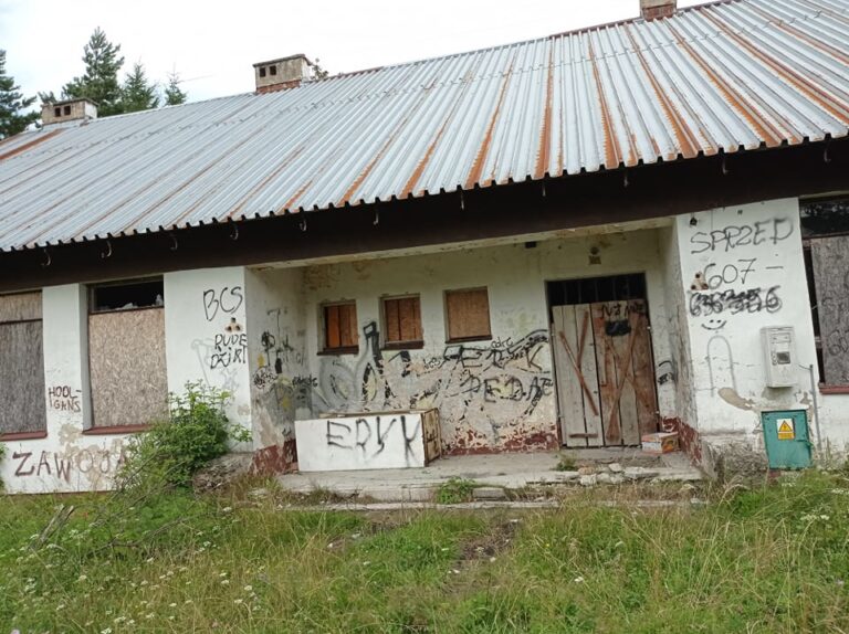 Szkoła/schronisko Zawoja Smyraki, Zawoja, województwo małopolskie - relacja z 07.2021, zdjęcie 5