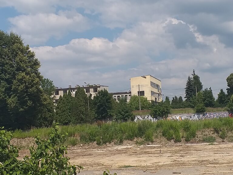 OPUSZCZONY BIUROWIEC PKS, Chrzanów, województwo małopolskie - zdjęcie 9